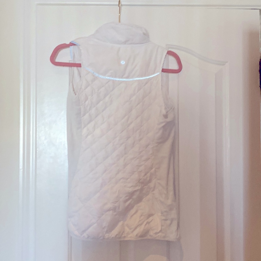 Lululemon white puffer vest